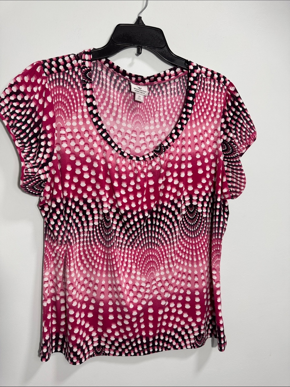 Worthington Magenta and Black Dot-Print Short Sleeve Tee